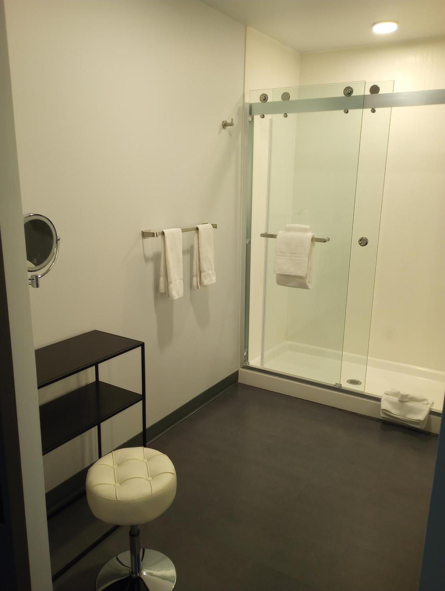 My Tri Suites Clark Exteriör bild